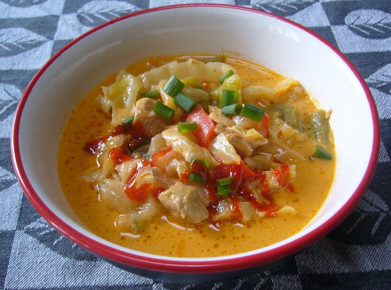 Easy Paleo Crock Pot Chicken Curry with Peppers and ...