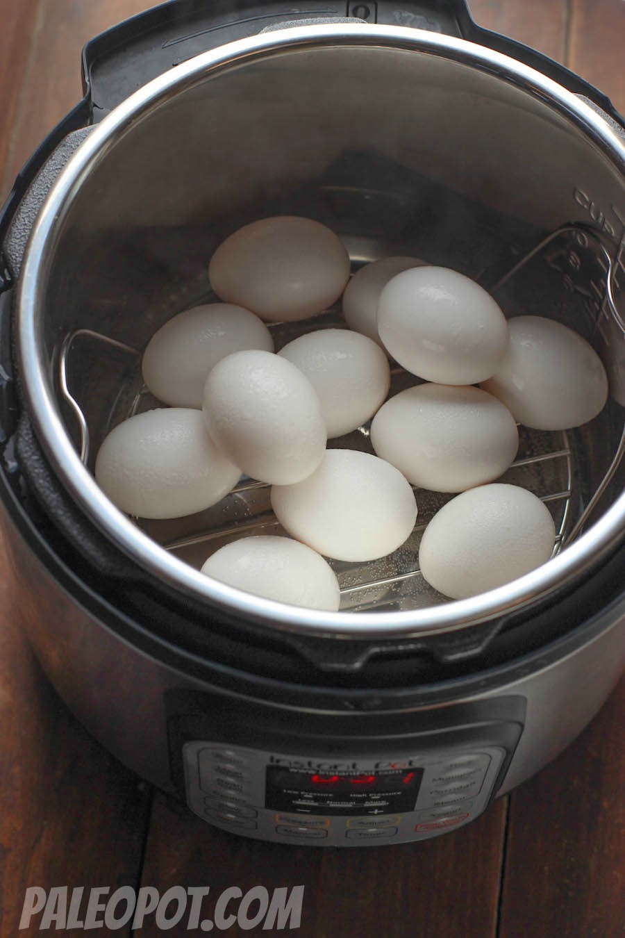 peel boiled hard eggs easy how in  the Eggs Boiled Dozen By Pot  20 Hard Minutes Instant